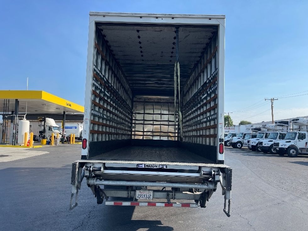 Medium Duty Box Truck-Light and Medium Duty Trucks-Hino-2019-268-Torrance-CA-219,585\n\t\tmiles-$ 45,750 - Image 8