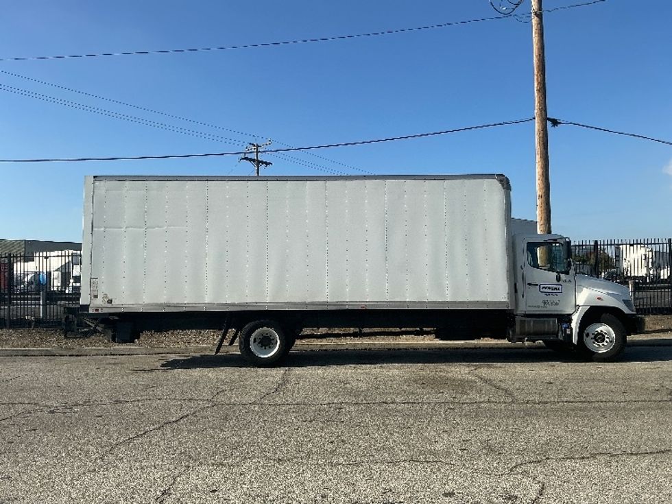 Medium Duty Box Truck-Light and Medium Duty Trucks-Hino-2019-268-Torrance-CA-226,386\n\t\tmiles-$ 44,000 - Image 15