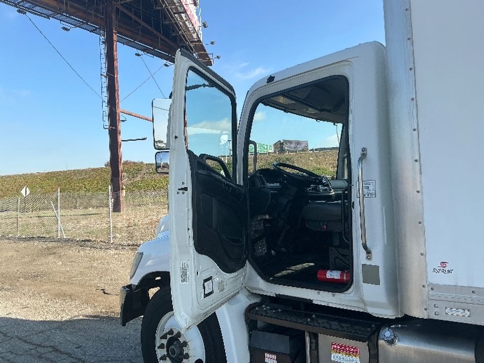 Medium Duty Box Truck-Light and Medium Duty Trucks-Hino-2019-268-Torrance-CA-226,386\n\t\tmiles-$ 44,000 - Image 16