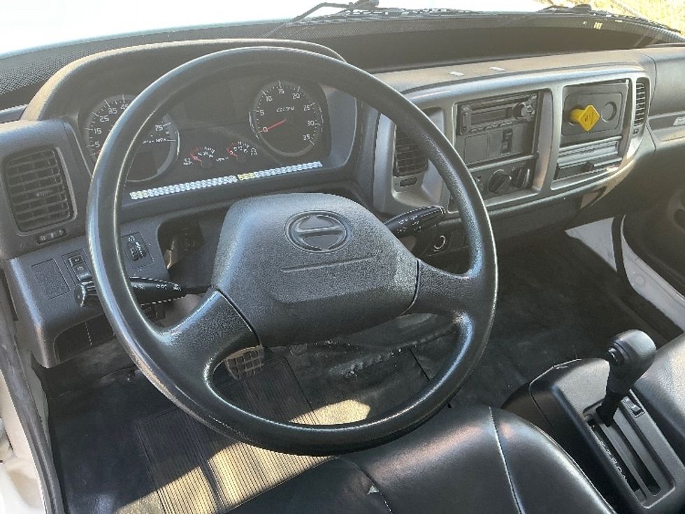 Medium Duty Box Truck-Light and Medium Duty Trucks-Hino-2019-268-Torrance-CA-226,386\n\t\tmiles-$ 44,000 - Image 17