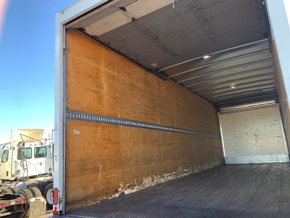 Medium Duty Box Truck-Light and Medium Duty Trucks-Hino-2019-268-Torrance-CA-227,619\n\t\tmiles-$ 44,000 - Image 11