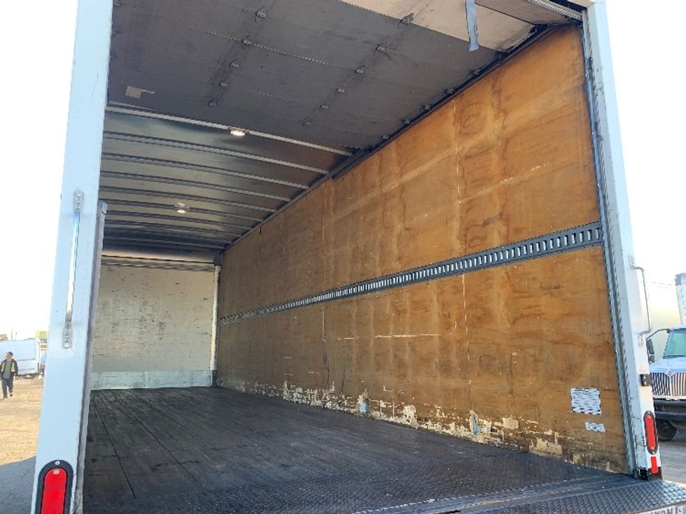 Medium Duty Box Truck-Light and Medium Duty Trucks-Hino-2019-268-Torrance-CA-227,619\n\t\tmiles-$ 44,000 - Image 12