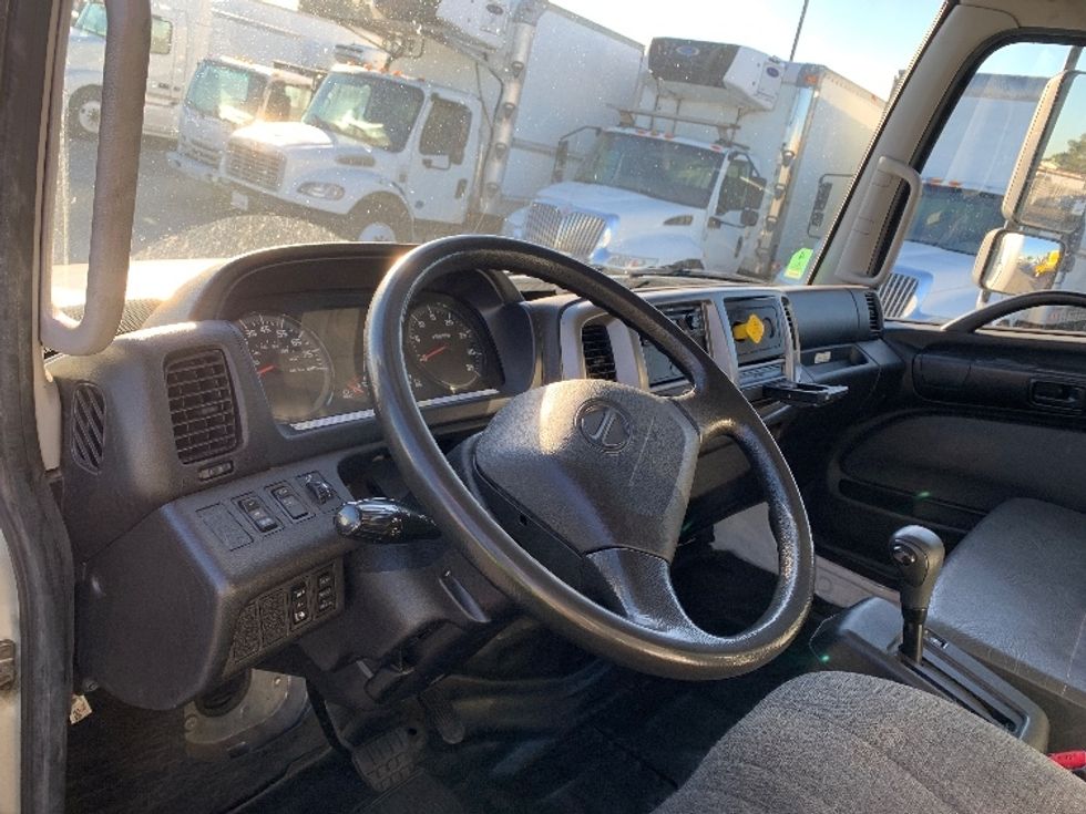 Medium Duty Box Truck-Light and Medium Duty Trucks-Hino-2019-268-Torrance-CA-227,619\n\t\tmiles-$ 44,000 - Image 14