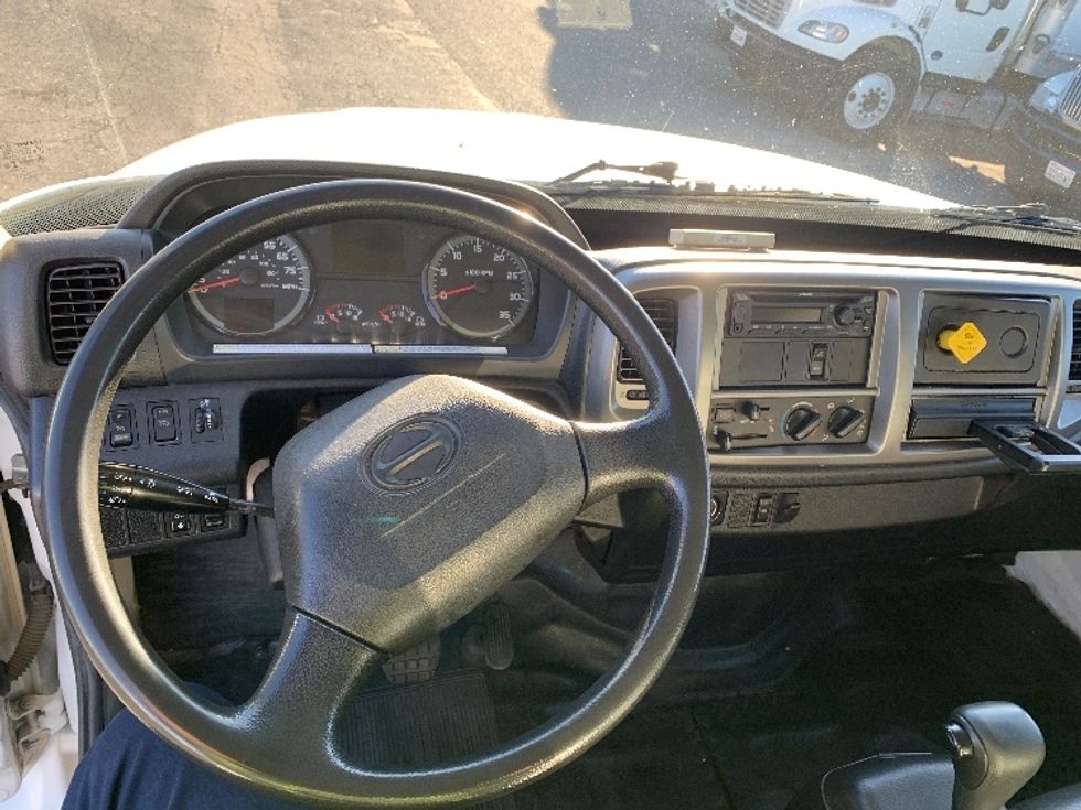 Medium Duty Box Truck-Light and Medium Duty Trucks-Hino-2019-268-Torrance-CA-227,619\n\t\tmiles-$ 44,000 - Image 18