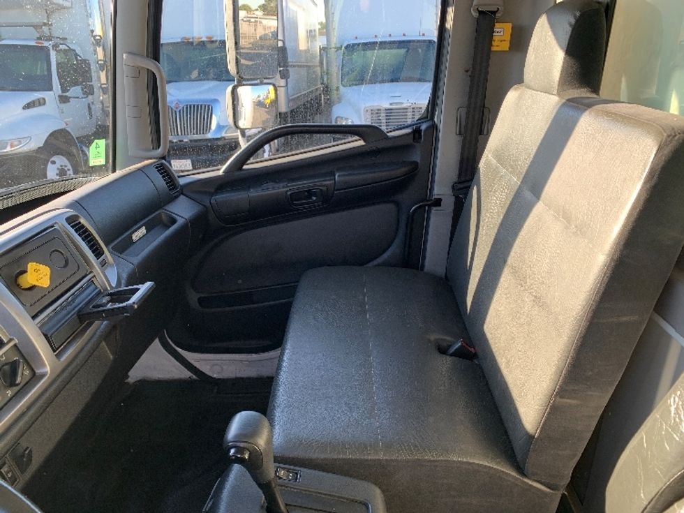 Medium Duty Box Truck-Light and Medium Duty Trucks-Hino-2019-268-Torrance-CA-227,619\n\t\tmiles-$ 44,000 - Image 19