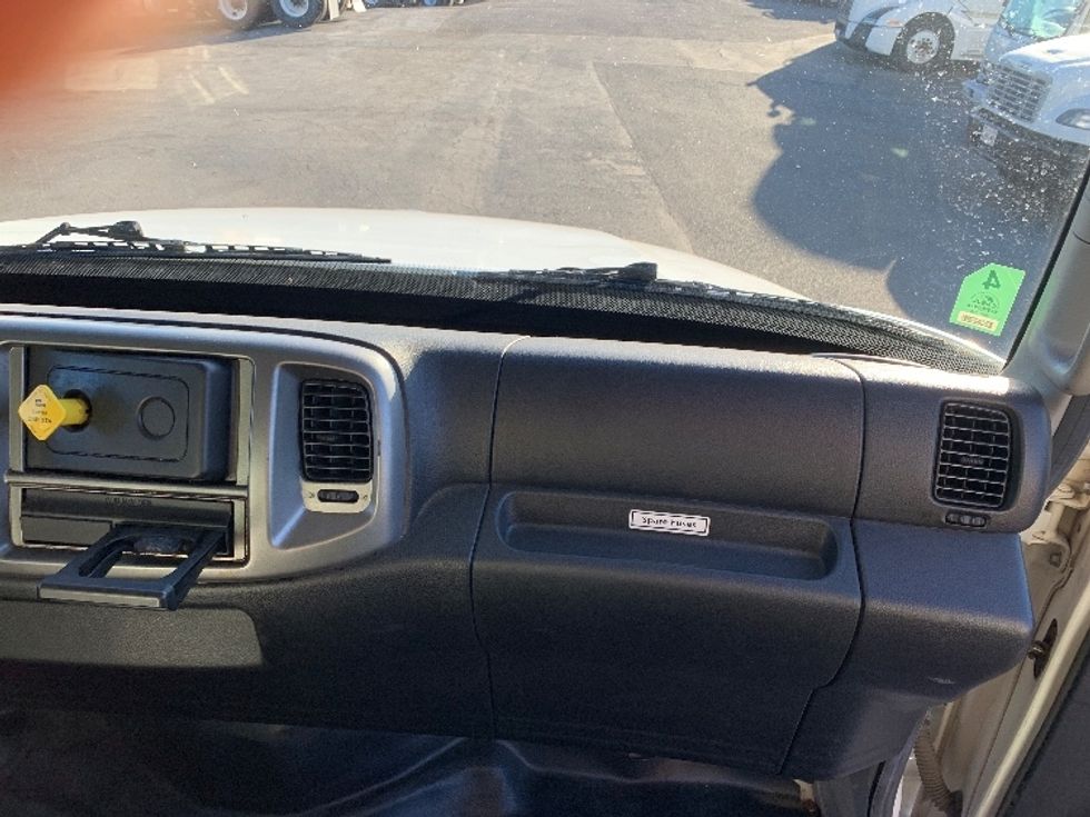 Medium Duty Box Truck-Light and Medium Duty Trucks-Hino-2019-268-Torrance-CA-227,619\n\t\tmiles-$ 44,000 - Image 21