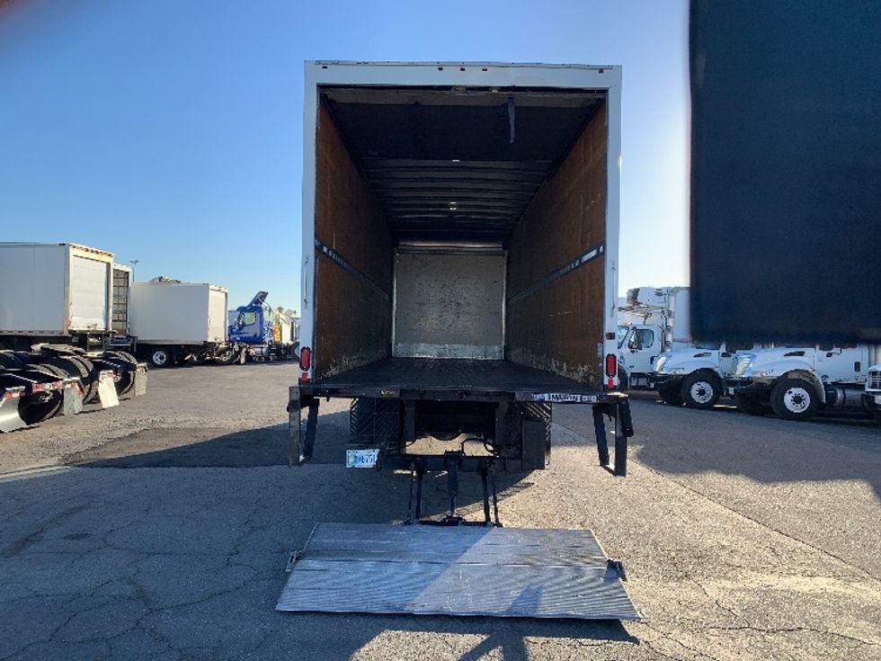 Medium Duty Box Truck-Light and Medium Duty Trucks-Hino-2019-268-Torrance-CA-227,619\n\t\tmiles-$ 44,000 - Image 9