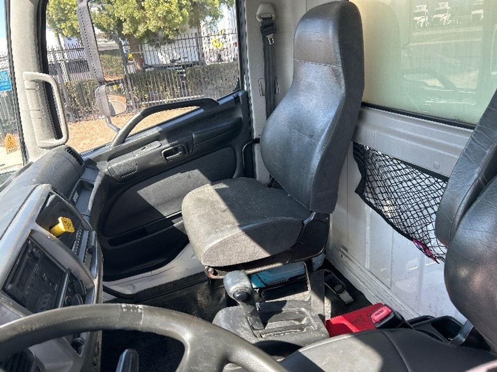 Medium Duty Box Truck-Light and Medium Duty Trucks-Hino-2019-268-Torrance-CA-231,959\n\t\tmiles-$ 47,500 - Image 19