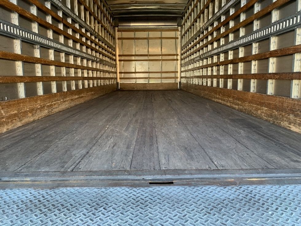 Medium Duty Box Truck-Light and Medium Duty Trucks-Hino-2019-268-Torrance-CA-237,595\n\t\tmiles-$ 42,250 - Image 10