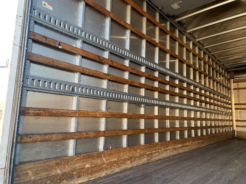 Medium Duty Box Truck-Light and Medium Duty Trucks-Hino-2019-268-Torrance-CA-237,595\n\t\tmiles-$ 42,250 - Image 11