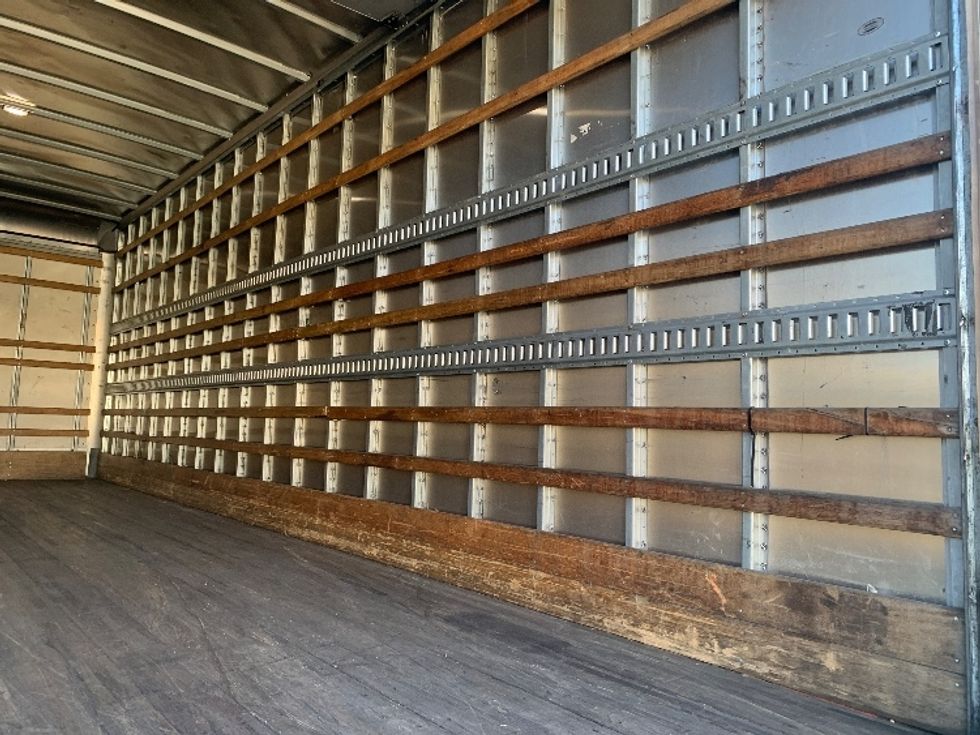 Medium Duty Box Truck-Light and Medium Duty Trucks-Hino-2019-268-Torrance-CA-237,595\n\t\tmiles-$ 42,250 - Image 12