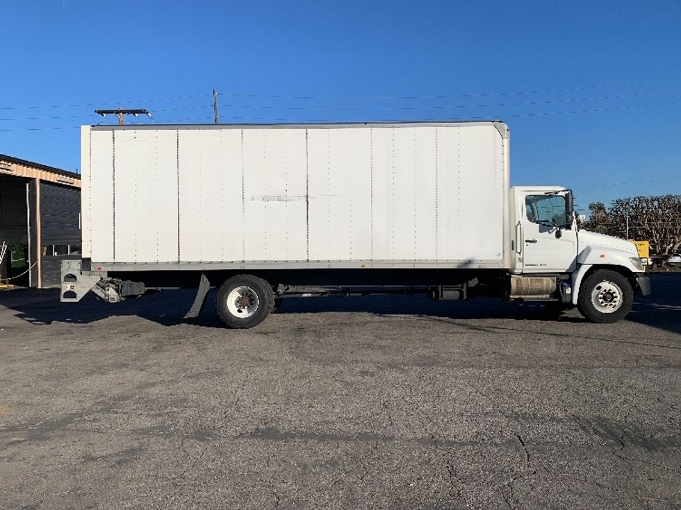 Medium Duty Box Truck-Light and Medium Duty Trucks-Hino-2019-268-Torrance-CA-237,595\n\t\tmiles-$ 42,250 - Image 15