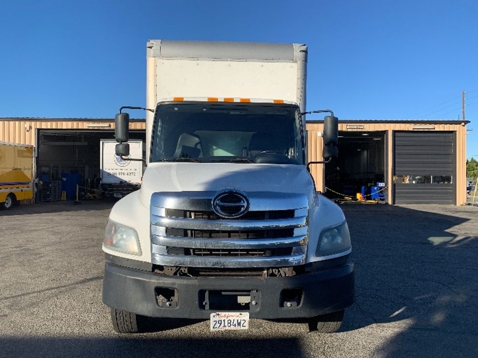Medium Duty Box Truck-Light and Medium Duty Trucks-Hino-2019-268-Torrance-CA-237,595\n\t\tmiles-$ 42,250 - Image 2