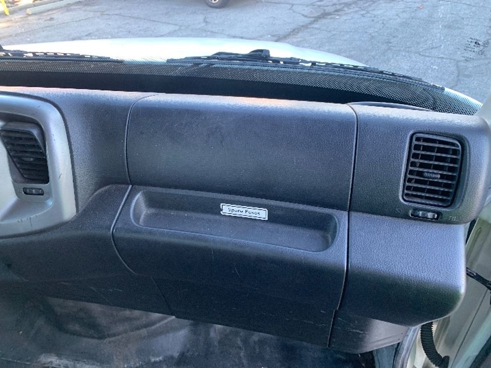 Medium Duty Box Truck-Light and Medium Duty Trucks-Hino-2019-268-Torrance-CA-237,595\n\t\tmiles-$ 42,250 - Image 21