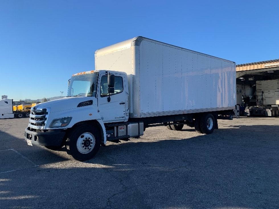 Medium Duty Box Truck-Light and Medium Duty Trucks-Hino-2019-268-Torrance-CA-237,595\n\t\tmiles-$ 42,250 - Image 3