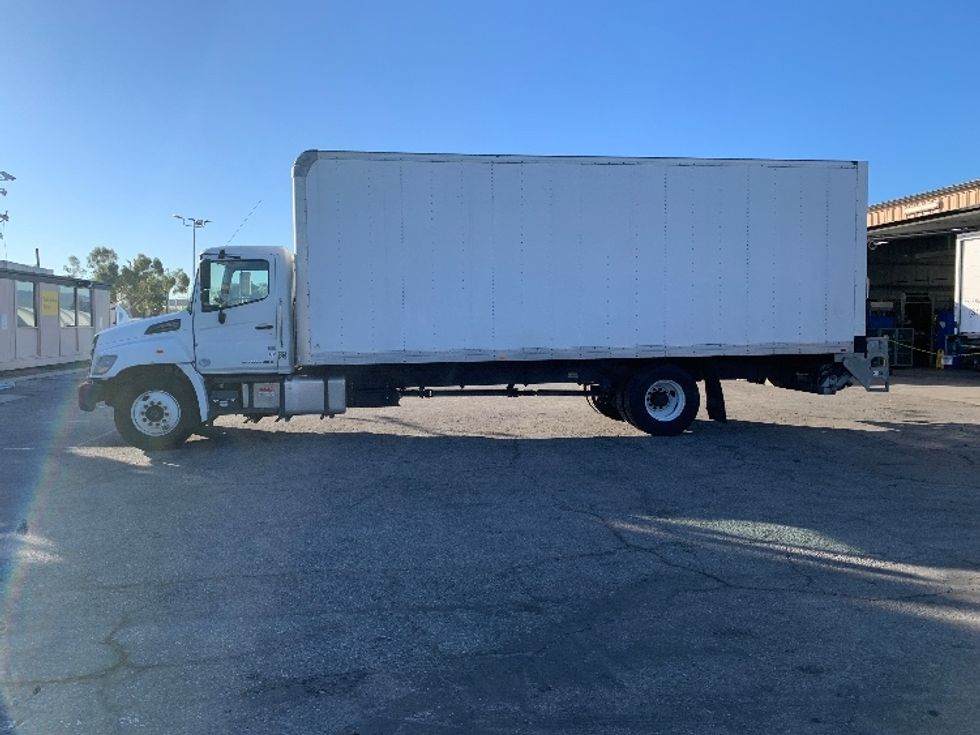 Medium Duty Box Truck-Light and Medium Duty Trucks-Hino-2019-268-Torrance-CA-237,595\n\t\tmiles-$ 42,250 - Image 4