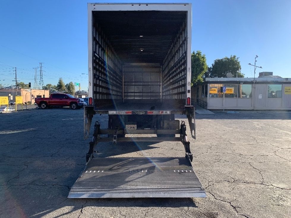 Medium Duty Box Truck-Light and Medium Duty Trucks-Hino-2019-268-Torrance-CA-237,595\n\t\tmiles-$ 42,250 - Image 9