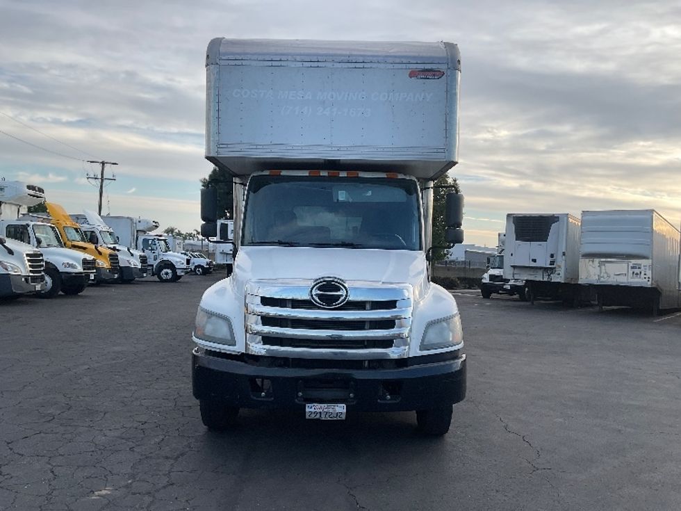 Medium Duty Box Truck-Light and Medium Duty Trucks-Hino-2019-268-Torrance-CA-261,675\n\t\tmiles-$ 40,500 - Image 2