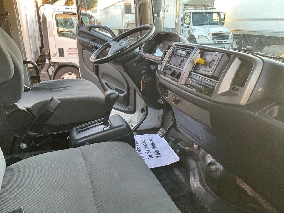Medium Duty Box Truck-Light and Medium Duty Trucks-Hino-2019-268-Torrance-CA-261,675\n\t\tmiles-$ 40,500 - Image 22