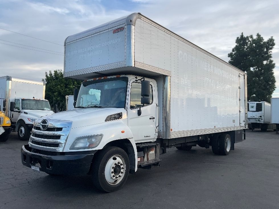 Medium Duty Box Truck-Light and Medium Duty Trucks-Hino-2019-268-Torrance-CA-261,675\n\t\tmiles-$ 40,500 - Image 3
