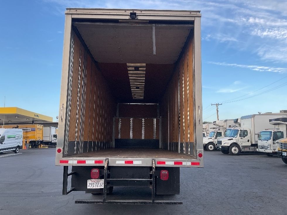 Medium Duty Box Truck-Light and Medium Duty Trucks-Hino-2019-268-Torrance-CA-261,675\n\t\tmiles-$ 40,500 - Image 8