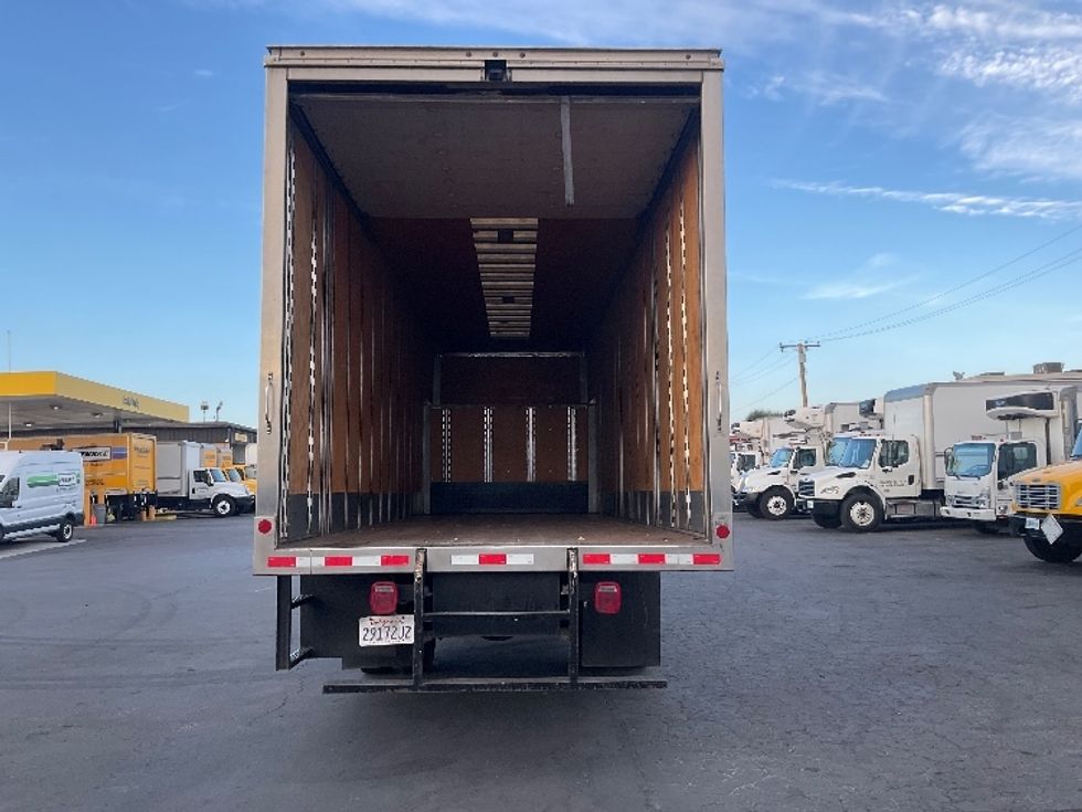 Medium Duty Box Truck-Light and Medium Duty Trucks-Hino-2019-268-Torrance-CA-261,675\n\t\tmiles-$ 40,500 - Image 9