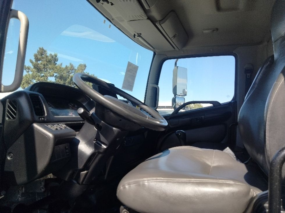 Medium Duty Box Truck-Light and Medium Duty Trucks-Hino-2019-268-Torrance-CA-261,778\n\t\tmiles-$ 44,250 - Image 17