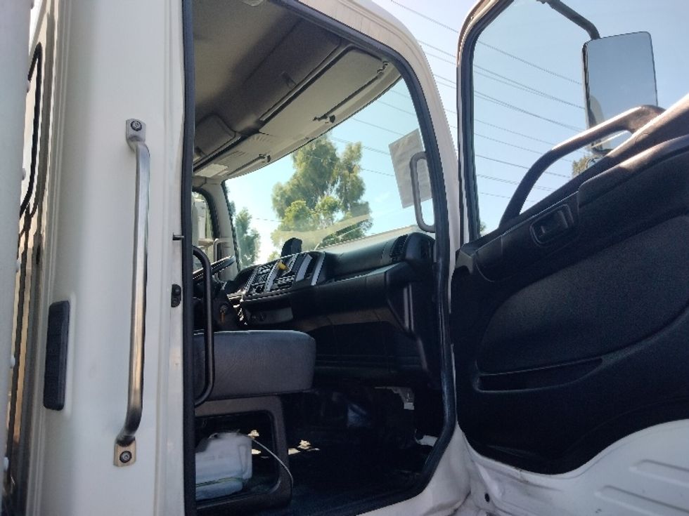 Medium Duty Box Truck-Light and Medium Duty Trucks-Hino-2019-268-Torrance-CA-261,778\n\t\tmiles-$ 44,250 - Image 20