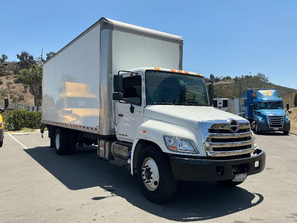 Medium Duty Box Truck-Light and Medium Duty Trucks-Hino-2019-268-Torrance-CA-294,985\n\t\tmiles-$ 32,000 - Image 1