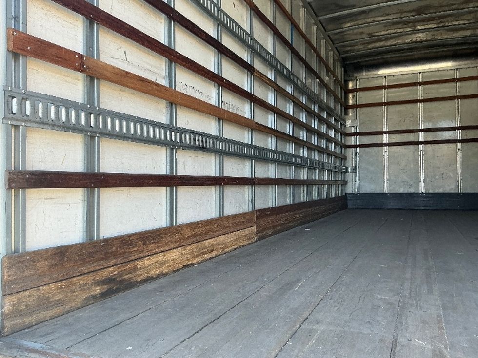 Medium Duty Box Truck-Light and Medium Duty Trucks-Hino-2019-268-Torrance-CA-294,985\n\t\tmiles-$ 32,000 - Image 11
