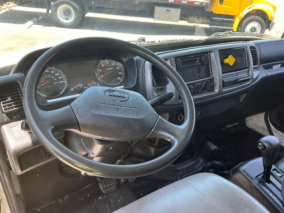 Medium Duty Box Truck-Light and Medium Duty Trucks-Hino-2019-268-Torrance-CA-294,985\n\t\tmiles-$ 32,000 - Image 17