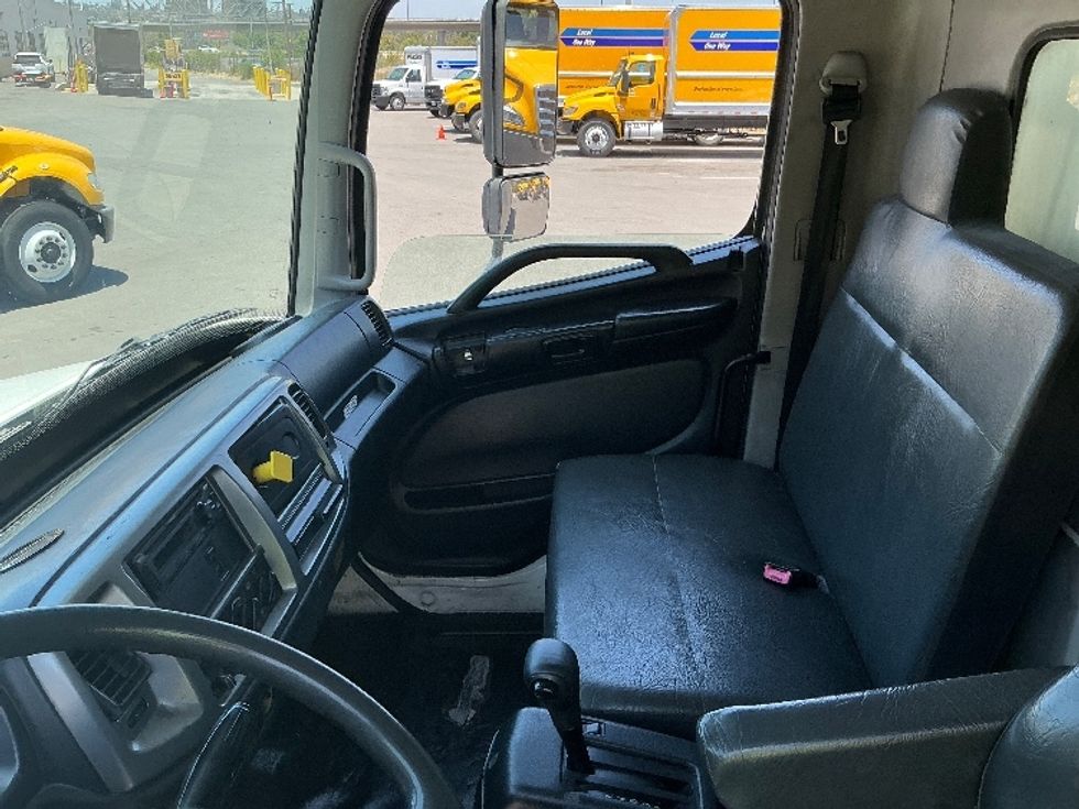 Medium Duty Box Truck-Light and Medium Duty Trucks-Hino-2019-268-Torrance-CA-294,985\n\t\tmiles-$ 32,000 - Image 18