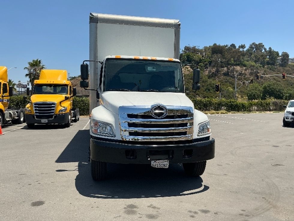Medium Duty Box Truck-Light and Medium Duty Trucks-Hino-2019-268-Torrance-CA-294,985\n\t\tmiles-$ 32,000 - Image 2