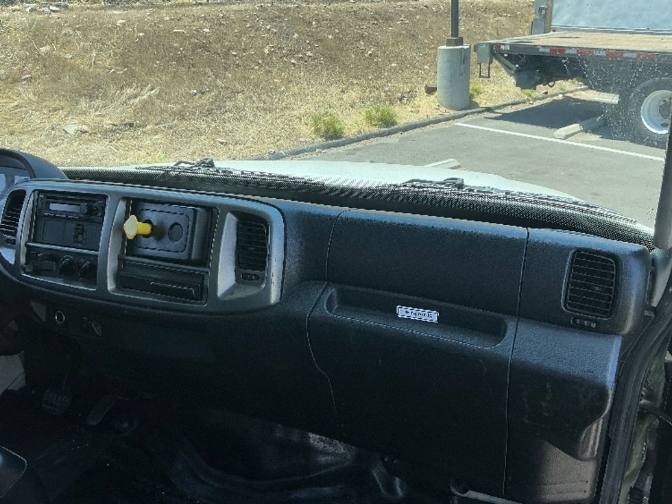 Medium Duty Box Truck-Light and Medium Duty Trucks-Hino-2019-268-Torrance-CA-294,985\n\t\tmiles-$ 32,000 - Image 20
