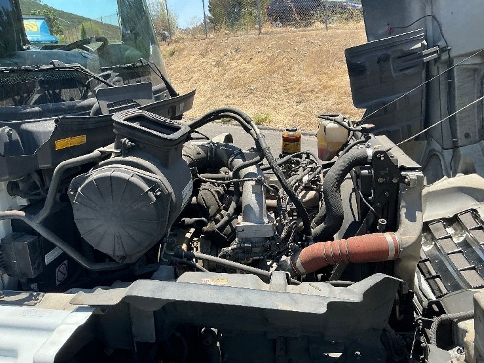 Medium Duty Box Truck-Light and Medium Duty Trucks-Hino-2019-268-Torrance-CA-294,985\n\t\tmiles-$ 32,000 - Image 22