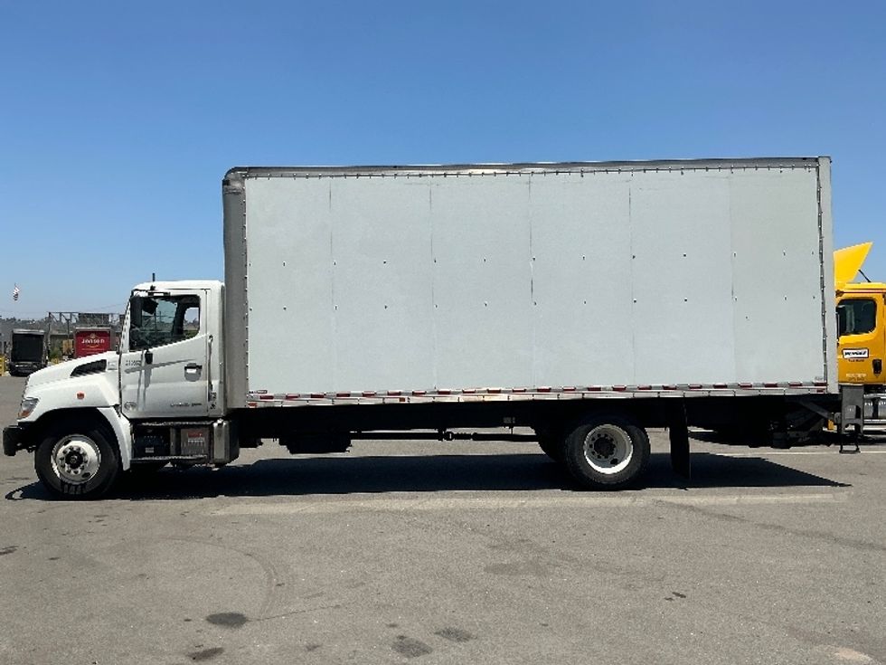 Medium Duty Box Truck-Light and Medium Duty Trucks-Hino-2019-268-Torrance-CA-294,985\n\t\tmiles-$ 32,000 - Image 4