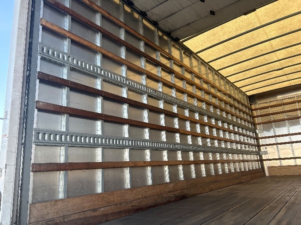 Medium Duty Box Truck-Light and Medium Duty Trucks-Hino-2019-268-Torrance-CA-343,580\n\t\tmiles-$ 23,500 - Image 11