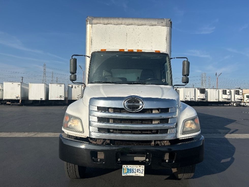Medium Duty Box Truck-Light and Medium Duty Trucks-Hino-2019-268-Torrance-CA-343,580\n\t\tmiles-$ 23,500 - Image 2