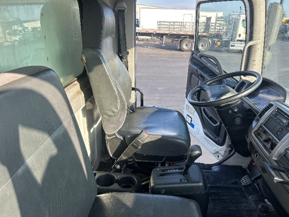 Medium Duty Box Truck-Light and Medium Duty Trucks-Hino-2019-268-Torrance-CA-343,580\n\t\tmiles-$ 23,500 - Image 22