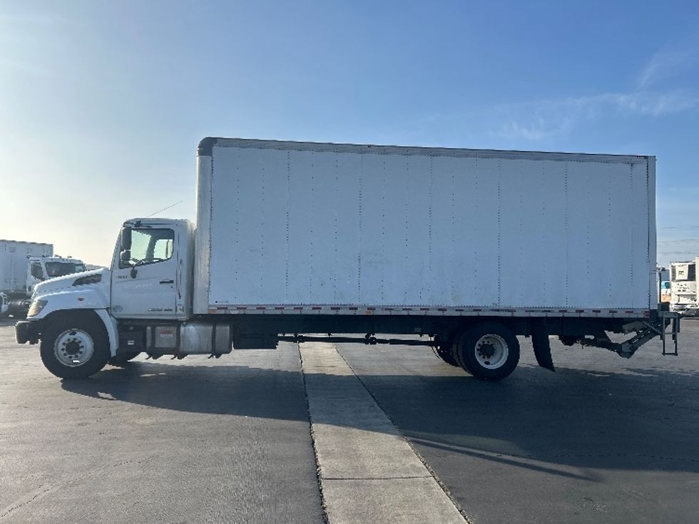 Medium Duty Box Truck-Light and Medium Duty Trucks-Hino-2019-268-Torrance-CA-343,580\n\t\tmiles-$ 23,500 - Image 4
