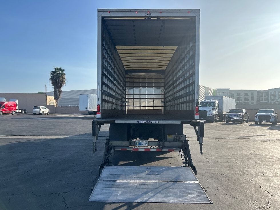 Medium Duty Box Truck-Light and Medium Duty Trucks-Hino-2019-268-Torrance-CA-343,580\n\t\tmiles-$ 23,500 - Image 9