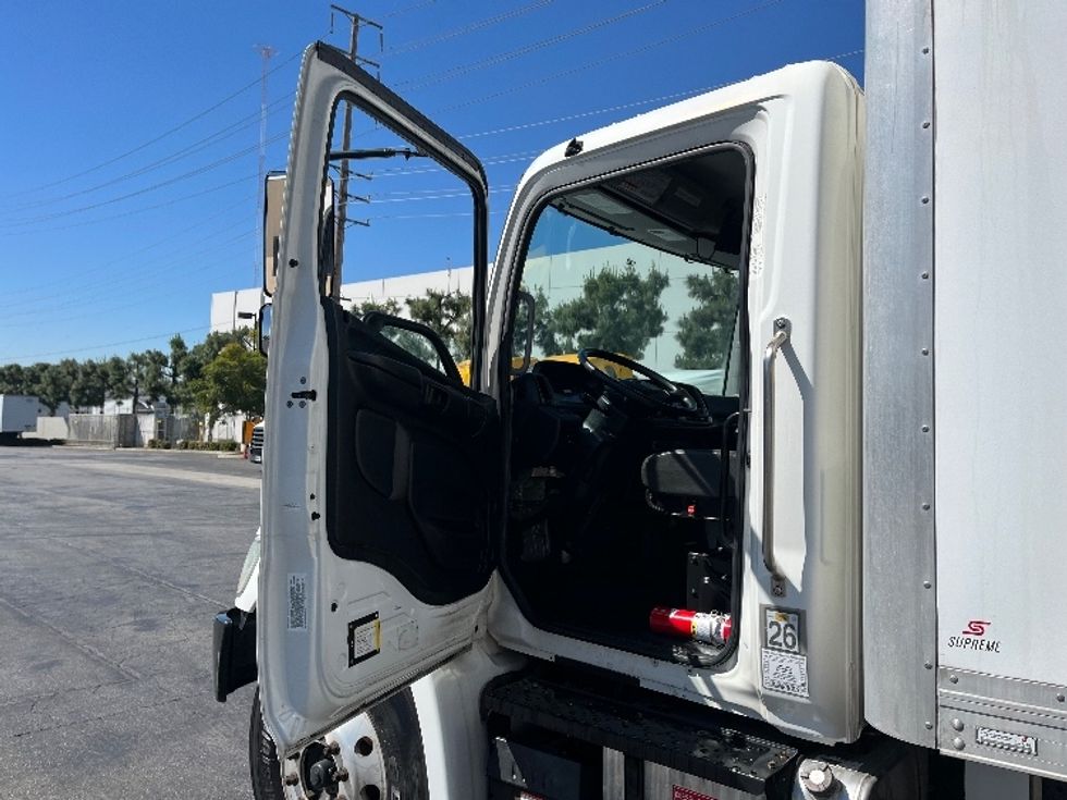Medium Duty Box Truck-Light and Medium Duty Trucks-Hino-2019-268-Torrance-CA-64,703\n\t\tmiles-$ 53,750 - Image 16