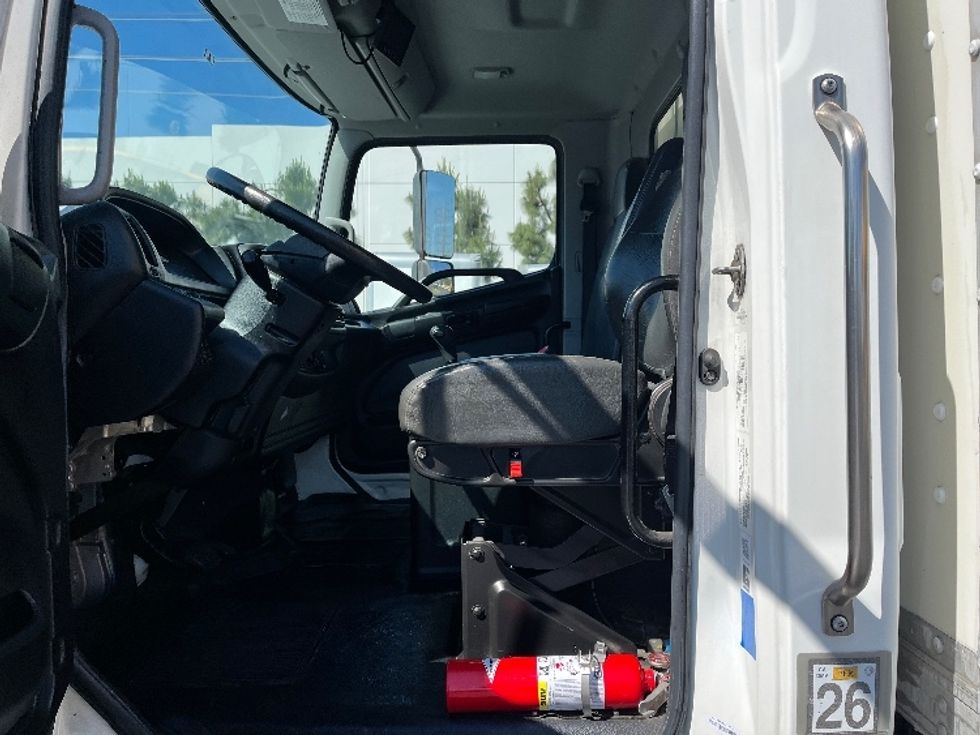 Medium Duty Box Truck-Light and Medium Duty Trucks-Hino-2019-268-Torrance-CA-64,703\n\t\tmiles-$ 53,750 - Image 17
