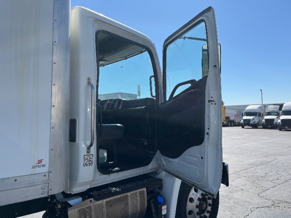 Medium Duty Box Truck-Light and Medium Duty Trucks-Hino-2019-268-Torrance-CA-64,703\n\t\tmiles-$ 53,750 - Image 20