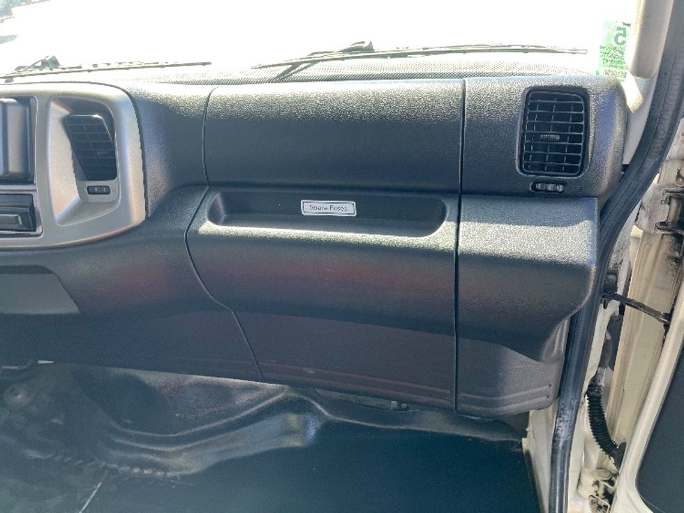 Medium Duty Box Truck-Light and Medium Duty Trucks-Hino-2019-268-Torrance-CA-64,703\n\t\tmiles-$ 53,750 - Image 21