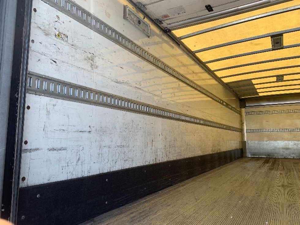 Medium Duty Box Truck-Light and Medium Duty Trucks-Hino-2019-268-Torrance-CA-69,193\n\t\tmiles-$ 61,500 - Image 11