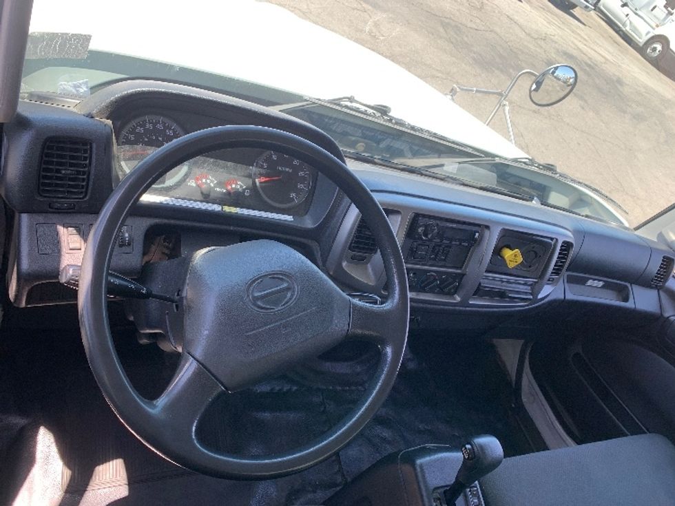 Medium Duty Box Truck-Light and Medium Duty Trucks-Hino-2019-268-Torrance-CA-69,193\n\t\tmiles-$ 61,500 - Image 18