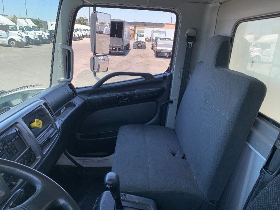 Medium Duty Box Truck-Light and Medium Duty Trucks-Hino-2019-268-Torrance-CA-69,193\n\t\tmiles-$ 61,500 - Image 19