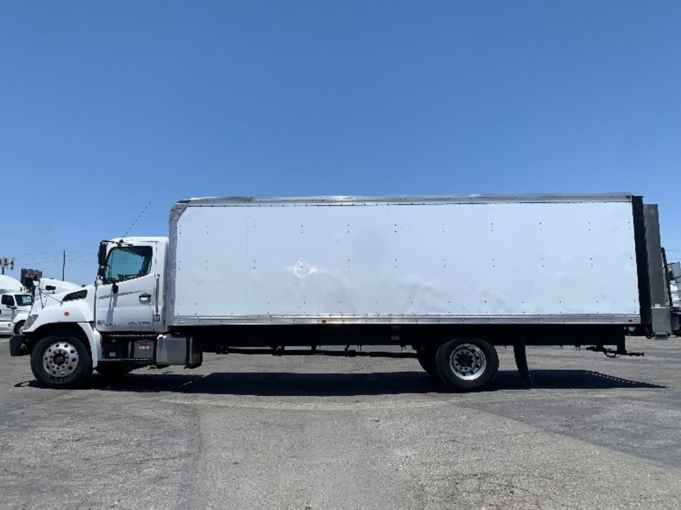 Medium Duty Box Truck-Light and Medium Duty Trucks-Hino-2019-268-Torrance-CA-69,193\n\t\tmiles-$ 61,500 - Image 4
