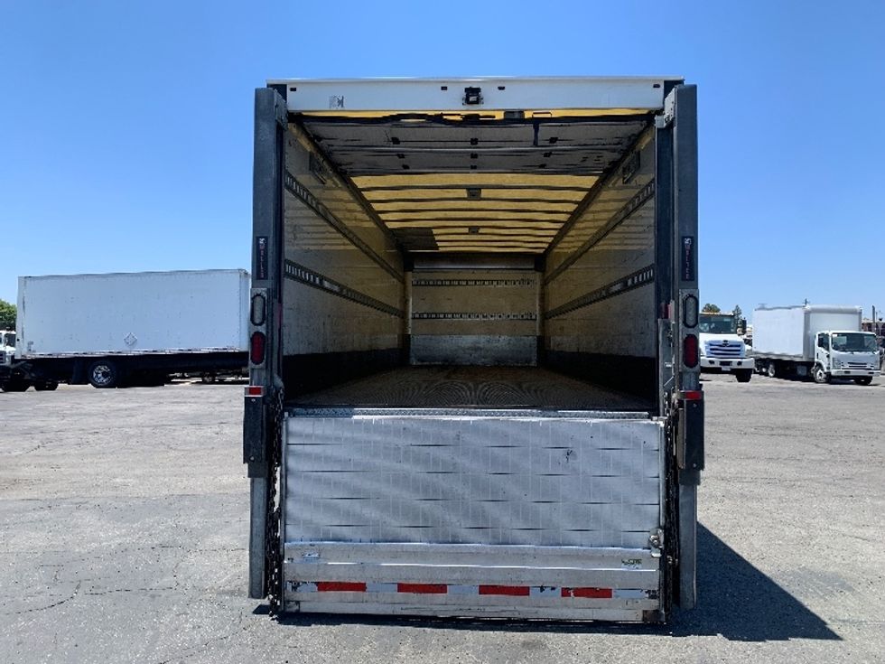Medium Duty Box Truck-Light and Medium Duty Trucks-Hino-2019-268-Torrance-CA-69,193\n\t\tmiles-$ 61,500 - Image 8